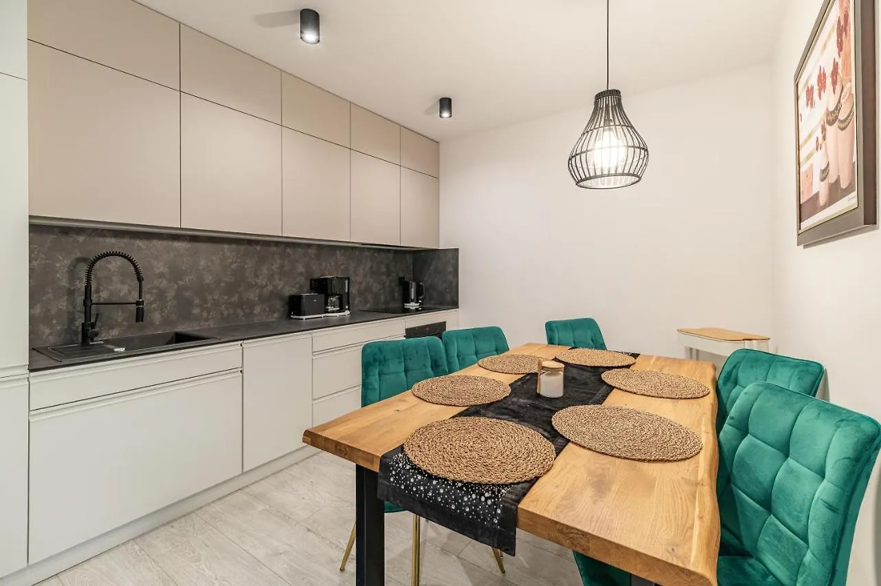 Apartment Horyzont Apartamenty-Anton-Piekny Apartament Blisko Centrum, Dwie Sypialnie, Prywatny Garaz Kolobrzeg