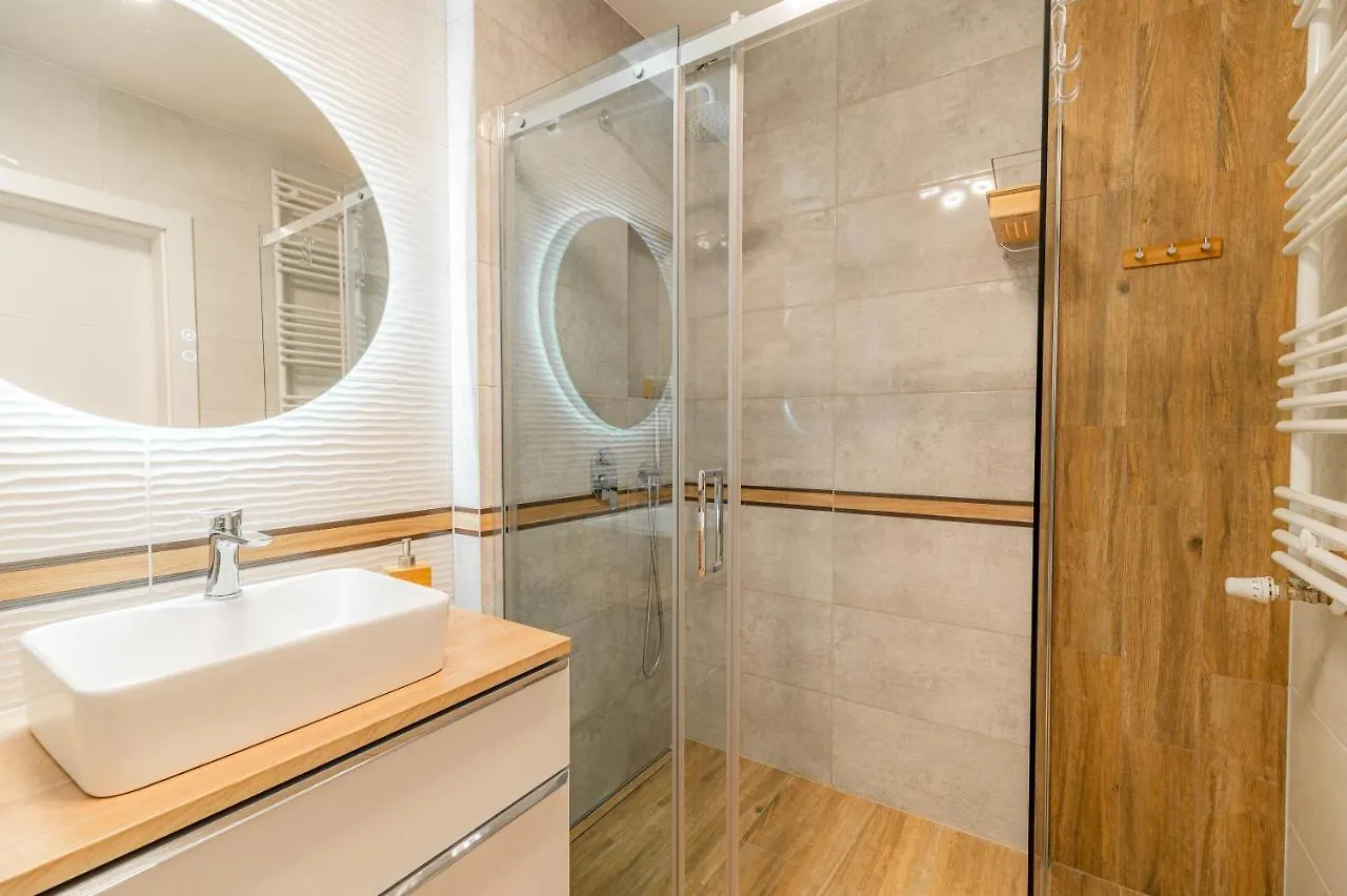 Horyzont Apartamenty-Anton-Piekny Apartament Blisko Centrum, Dwie Sypialnie, Prywatny Garaz Kolobrzeg 0*,  Poland